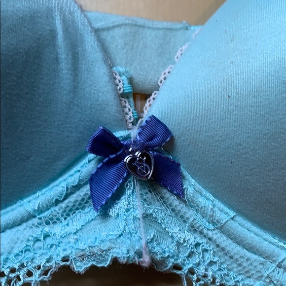 VS lightly lined no wire 36A bra body by VS - Picture 2 of 3